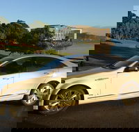 Limo from Proserpine airport to Airlie Beach - Broome Tourism