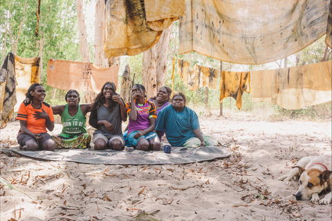 Anindilyakwa Arts, Groote Eylandt - Broome Tourism 0