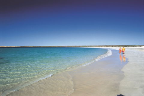 Gnaraloo Bay - Broome Tourism 0