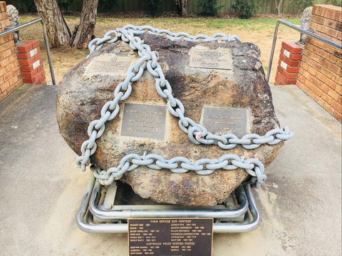 Nathalia  Memorial Gardens - Broome Tourism 0