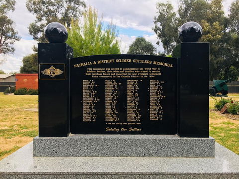 Nathalia  Memorial Gardens - Broome Tourism 1