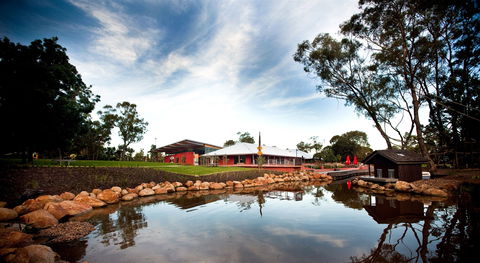 Savannah Visitor Plaza, Taronga Western Plains Zoo Dubbo - Broome Tourism 0