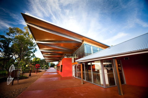 Savannah Visitor Plaza, Taronga Western Plains Zoo Dubbo - Broome Tourism 1