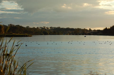 Lake Inverell Reserve - Broome Tourism 0