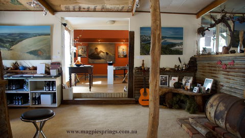 Magpie Springs Gallery - Broome Tourism 0