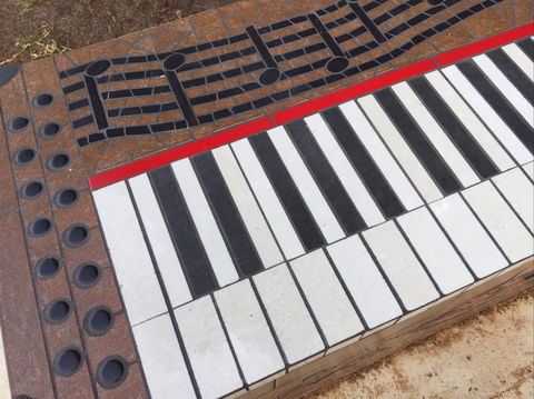 Piano Park Bench, Moonta - Broome Tourism 2