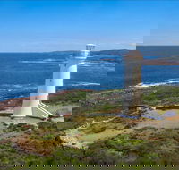 Point Stephens Lighthouse and Fingal Island - Broome Tourism