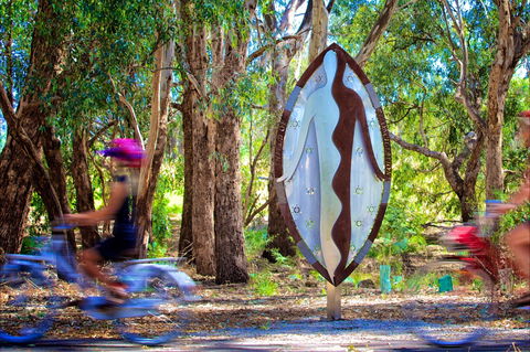 Wagirra Trail And Yindyamarra Sculpture Walk - Broome Tourism 0