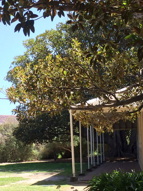 Black Rock House - Broome Tourism 1