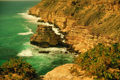 Island Rock And Natural Bridge - Broome Tourism 0