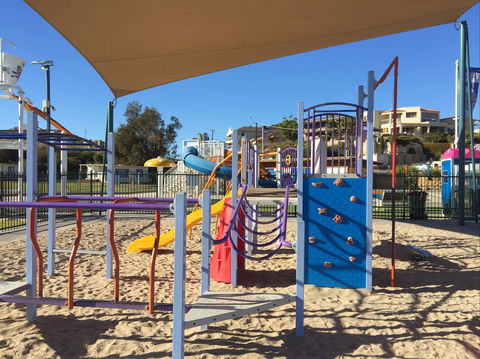 Moonta Bay Playground - Broome Tourism 0