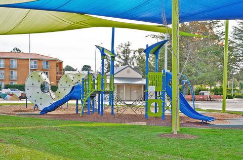 Queen Elizabeth Ll Park Queanbeyan - Broome Tourism 0