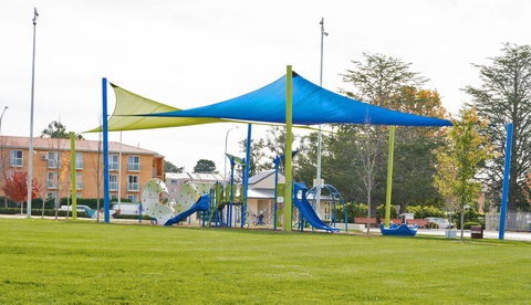 Queen Elizabeth Ll Park Queanbeyan - Broome Tourism 1
