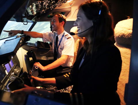 Flight Experience Sydney - Flight Simulations - Broome Tourism 2