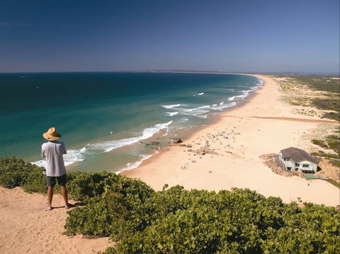 Redhead Beach - Broome Tourism 0
