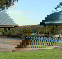 Scotts Point Way to Riverside Park trail - Broome Tourism