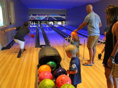Bowlo Sports And Leisure Yamba - Broome Tourism 2