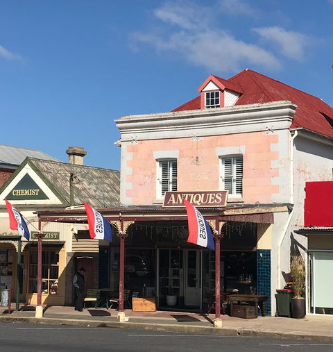 Braidwood Antiques - Broome Tourism 0