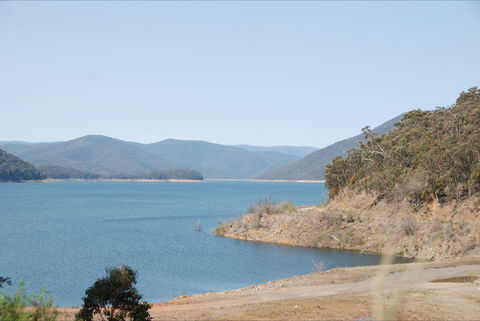 Dartmouth Dam Wall Picnic Area - Broome Tourism 2