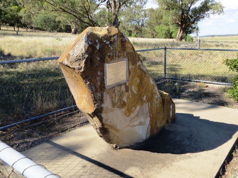 John Oxley Monument - Broome Tourism 1