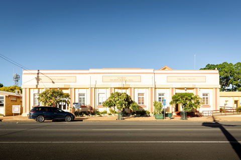 Bundaberg To Eidsvold Weekend Drive - Broome Tourism 0