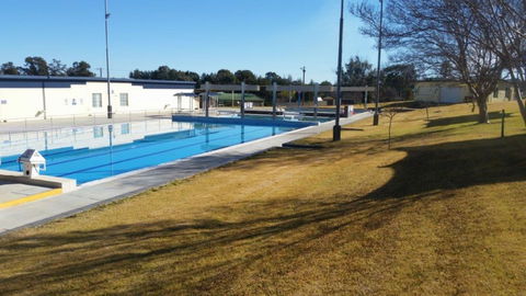 Canowindra Swimming Pool - Broome Tourism 0