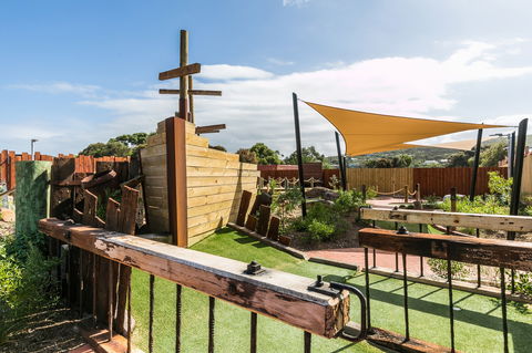 Great Ocean Road Mini Golf - Broome Tourism 0