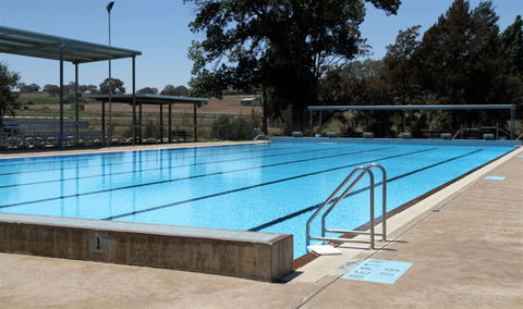 Molong Swimming Pool - Broome Tourism 2