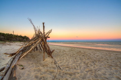 Red Beach - Broome Tourism 0