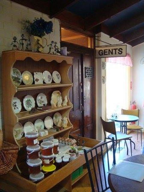 Train Stop Antiques - Broome Tourism 1