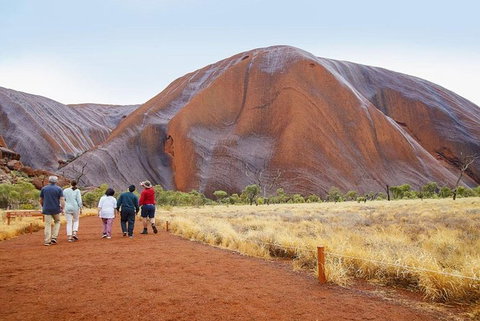 Explore Uluru: 7 Hours Guide Tour At Sunrise With Light Breakfast - Broome Tourism 5