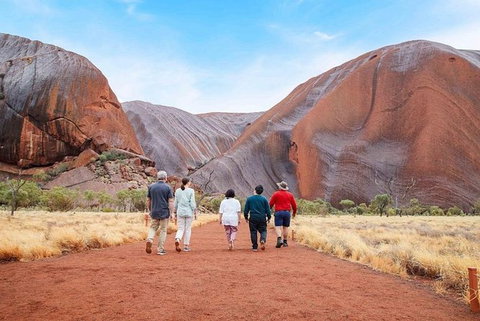 Explore Uluru: 7 Hours Guide Tour At Sunrise With Light Breakfast - Broome Tourism 0