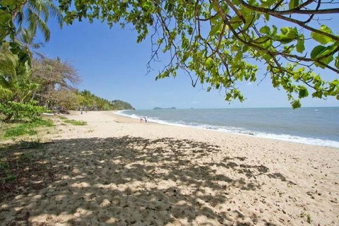 Airport Transfer - Palm Cove, Kewarra Beach & Trinity Beach To Cairns Airport - Broome Tourism 3
