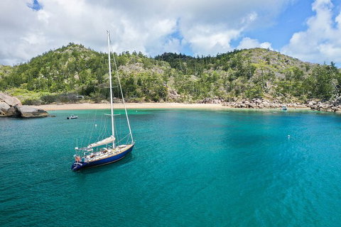 Helicopter And Magnetic Island Sailing - Broome Tourism 8