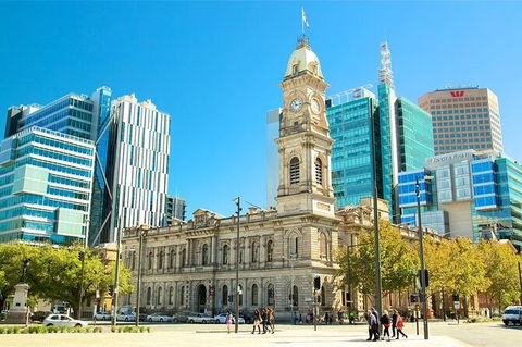 Adelaide Airport Transfers : Airport ADL To Adelaide City In Luxury Van - Broome Tourism 7