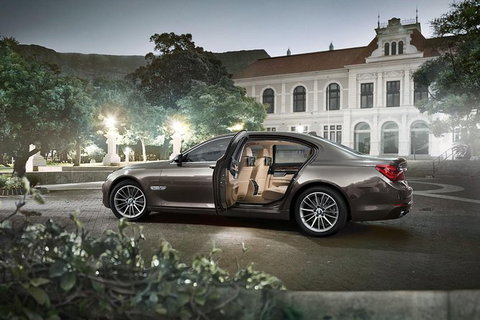 BMW Car Melbourne Airport To CBD - Broome Tourism 3