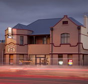 Cross Keys Hotel - Broome Tourism