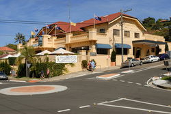 Harbord Beach Hotel - Broome Tourism 0