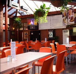 Coopers Alehouse At The Earl - Broome Tourism 3