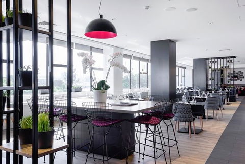 MRepublic Restaurant, Bar And Lounge - Broome Tourism 1