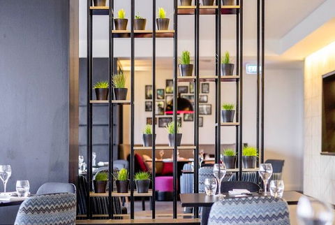 MRepublic Restaurant, Bar And Lounge - Broome Tourism 3