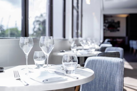 MRepublic Restaurant, Bar And Lounge - Broome Tourism 7