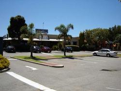 Wanneroo Villa Tavern - Broome Tourism 0
