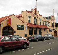 Cooley's Hotel - Broome Tourism