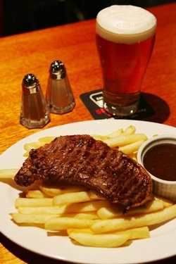 Smithfield Tavern - Broome Tourism 1