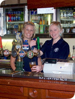 The Woodport Inn - Broome Tourism 3