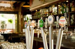 Queens Tavern - Broome Tourism 0