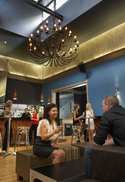 Canton Lounge Bar - Broome Tourism 2