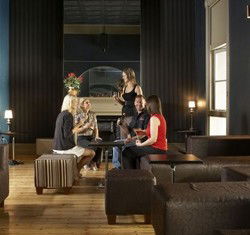 Canton Lounge Bar - Broome Tourism 3