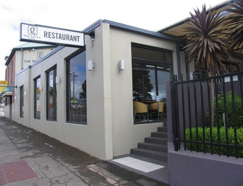 Gates Hotel - Broome Tourism 4